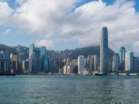 香港资本市场火热，中介机构“干半年顶一年” ！创业升温、写字楼也回暖……